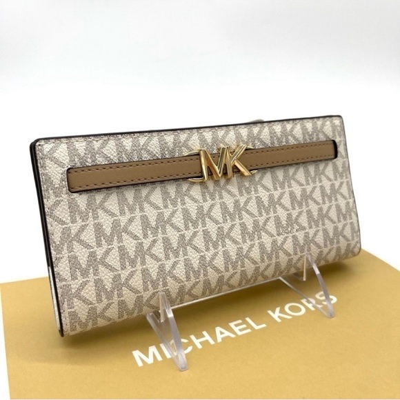 Michael Kors Reed Large Snap Bifold Wallet - Picture 2 of 7